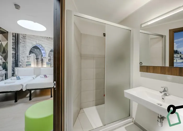 Hotiday Paoli 3* كومو