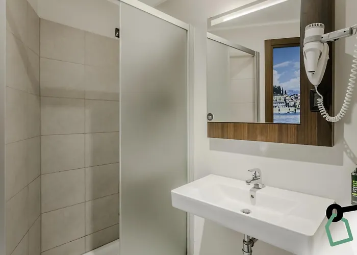 Hotiday Paoli فندق كومو