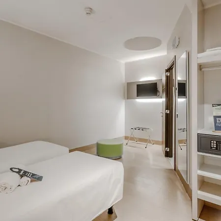 Hotiday Paoli Hotel 3*